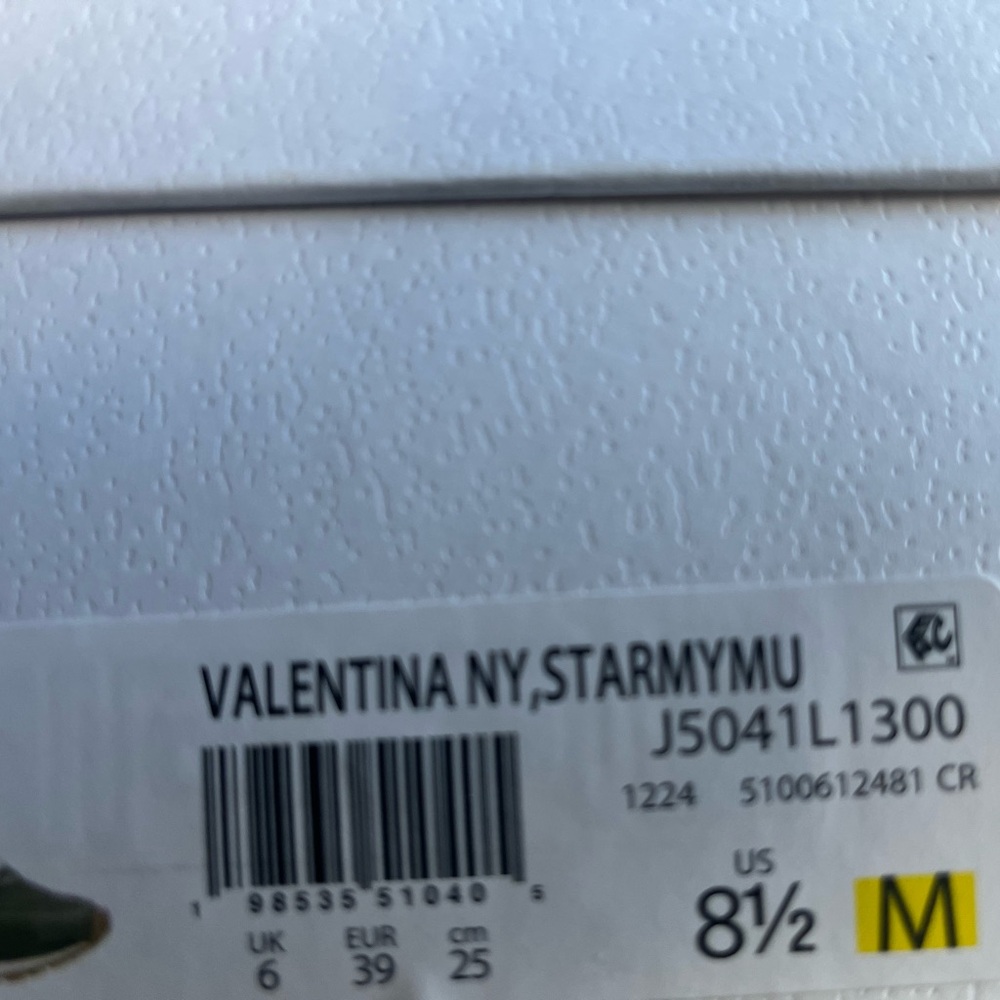 VERONICA BEARD
NEW Stone Army Valentina Nylon Sneakers Sz 8.5 - Picture 5 of 5